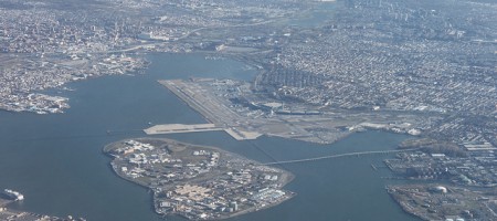 La prison de Rikers Island, près de l'aéroport de La Guardia, où DSK est détenu - (CC) joseph a